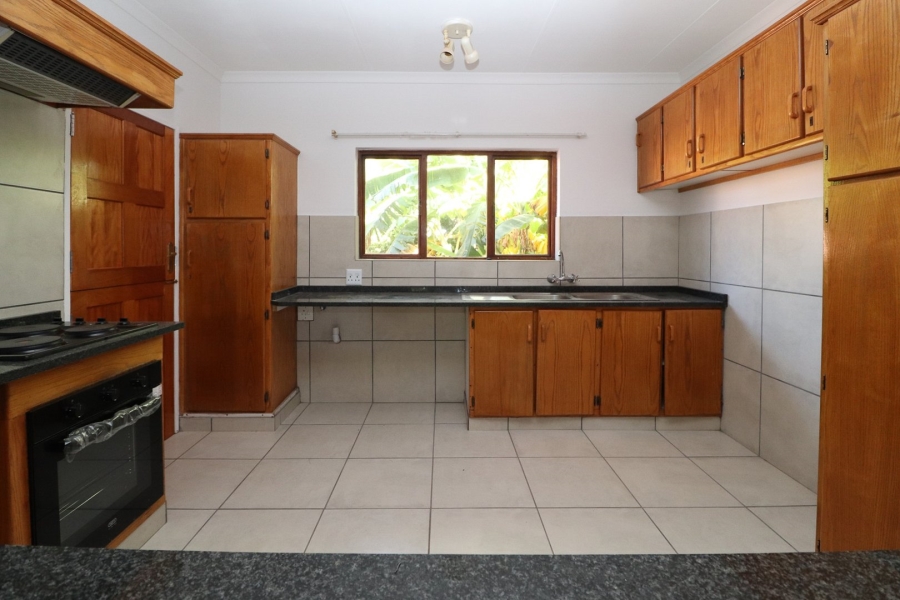 To Let 4 Bedroom Property for Rent in Flamwood North West